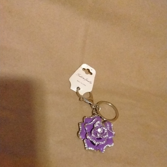 Fashion Jewelry Purple Camellia Flower Keychain - Picture 1 of 3
